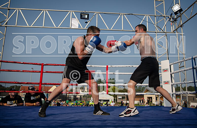 BOUT 8 - Roland -the Doc- Archer v -Dangerous- Trevor Morris-43 - BOUT 8 - Roland 'the Doc' Archer v 'Dangerous' Trevor Morris