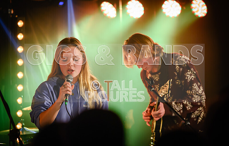 Motionless-43 - MOTIONLESS