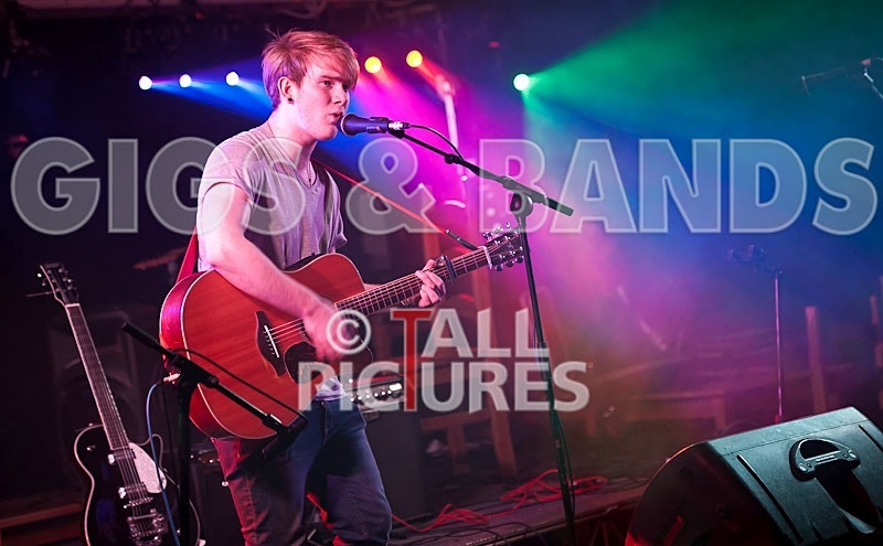 Elliott Crossan-1 - ROCK OF AGES-15_UNPLUGGED