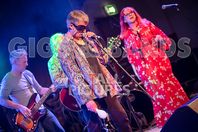 The Sacred Hearts-24 - THE SACRED HEARTS