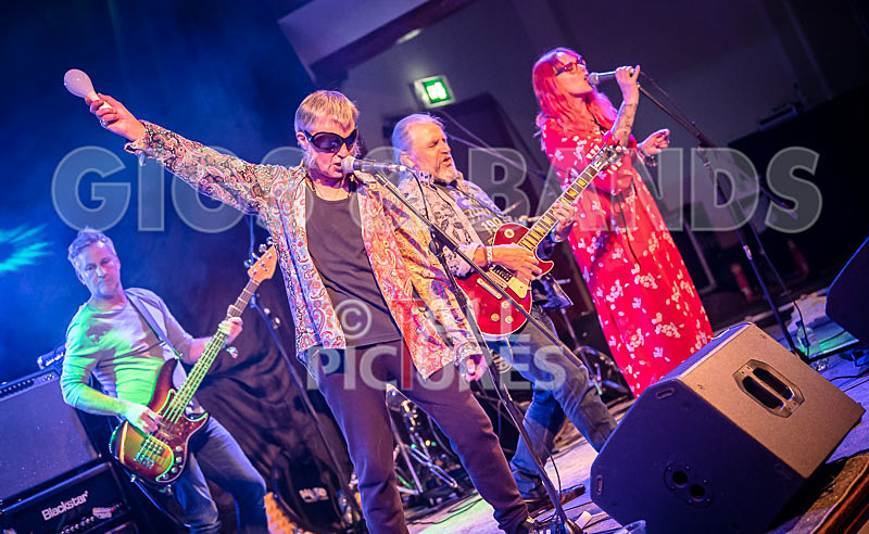 The Sacred Hearts-2 - THE SACRED HEARTS