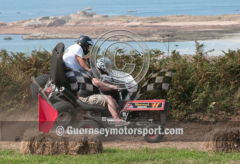 Mower Race Crash-1 - HOGWASH 2009 - SCENE