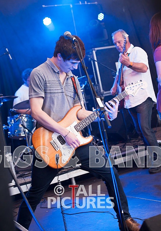 The Barlows-12 - THE BARLOWS