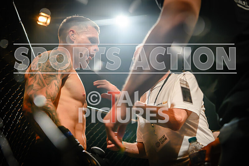 BOUT- 4 - Clayton Taylor v Alex Atkinson-29 - BOUT 4 - Clayton Taylor v Alex Atkinson