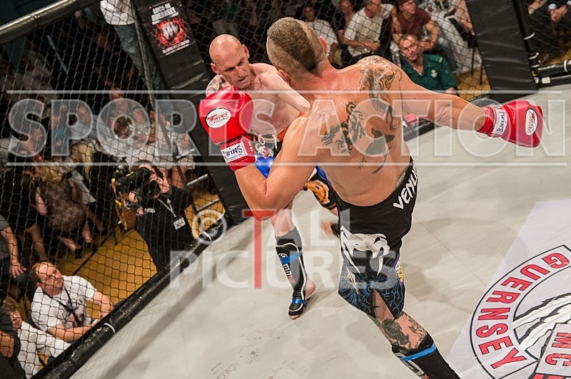 Cage Fighting_2012_Bout 10-43 - BOUT-10