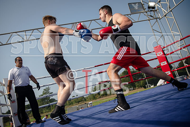 BOUT 1 - Ivan -El Terrible- v Elliot Cocket-19 - BOUT 1 - Ivan 'El Terrible' Donaldson v Elliot Cocket