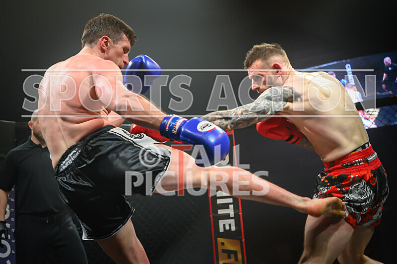 BOUT- 10 - Johan Pols v Ralph Pickering-64 - BOUT 10 - Johan Pols v Ralph Pickering