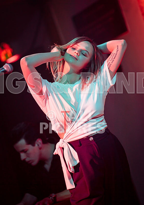 Gabrielle Aplin-35 - GABRIELLE APLIN