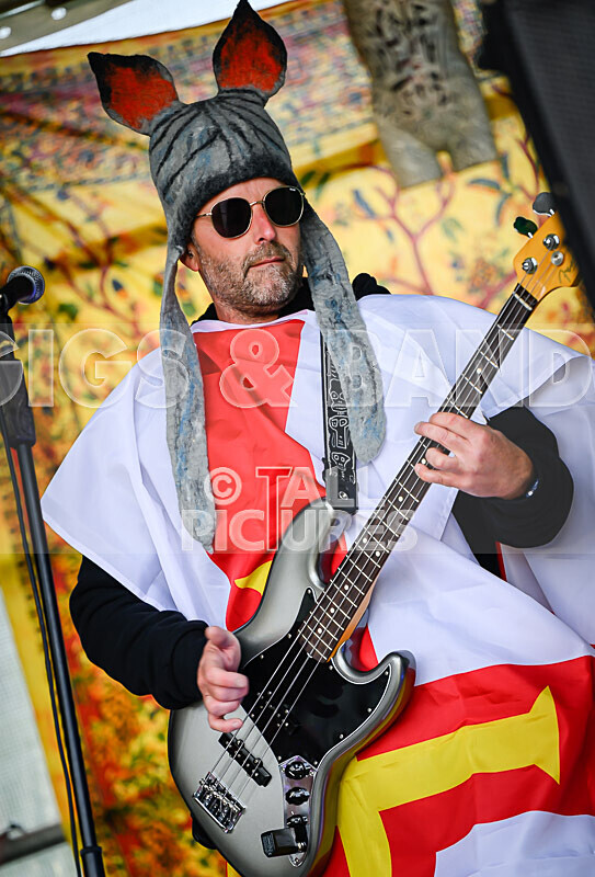 The Bensons-83 - THE BENSONS