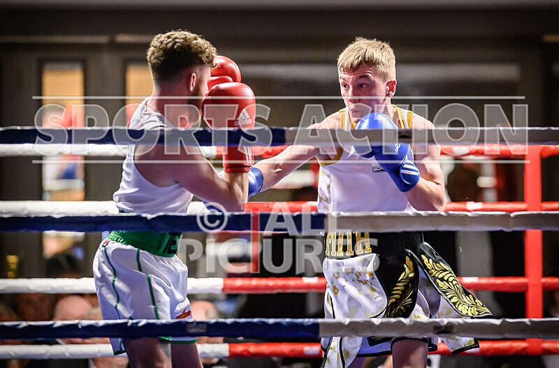 BOUT- 10 - Tom Teers v Shane Smith-47 - BOUT: 10 - Tom Teers v Shane Smith