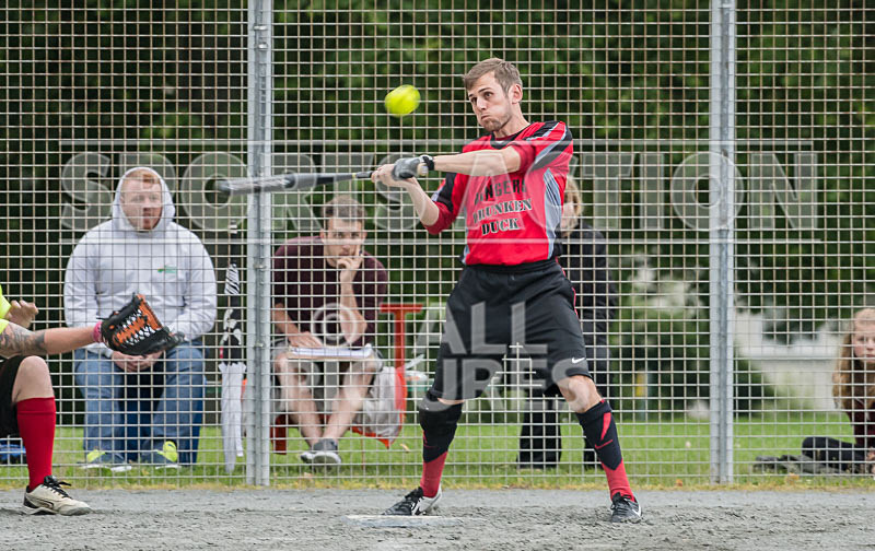 Softball_22-06-2016-3 - DRUNKEN DUCK RANGERS v REBELS