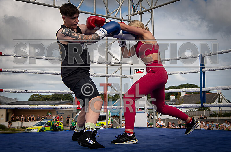 BOUT 5- Leonie Chardonnay Pike v Ellie Rocky Robinson-5 - BOUT 5- Leonie 'Chardonnay' Pike v Ellie 'Rocky' Robinson