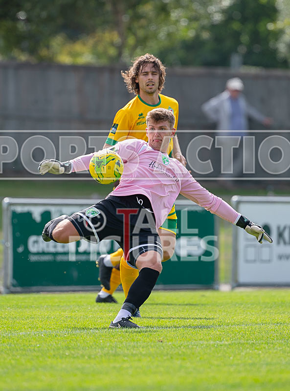 Guernsey FC v Ashford United-55 - GUERNSEY FC v ASHFORD UNITED