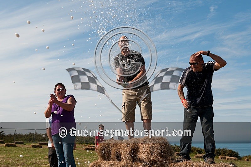 Hogwash_09-99 - HOGWASH 2009 - SCENE