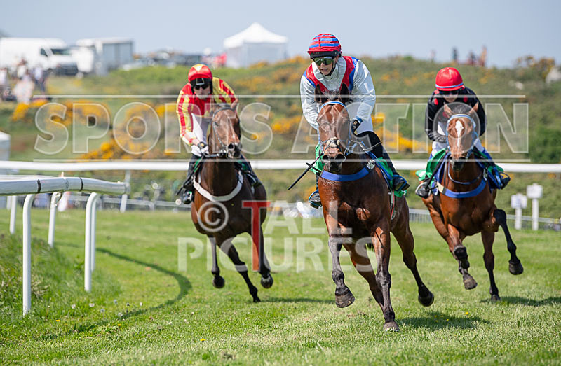 Guernsey Race Club Horse Racing 2018-32 - GUERNSEY RACE CLUB BANK HOLIDAY 2018
