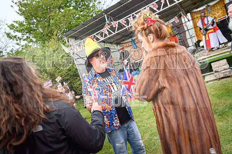 The Bensons-70 - THE BENSONS