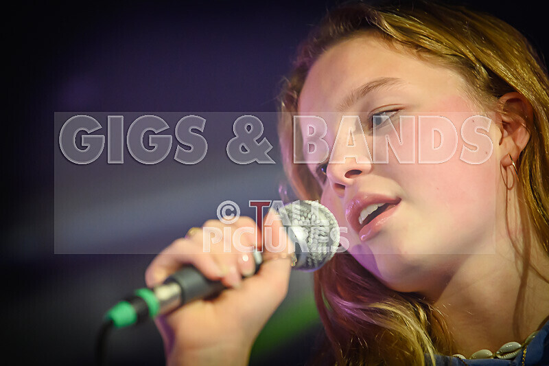 Motionless-25 - MOTIONLESS