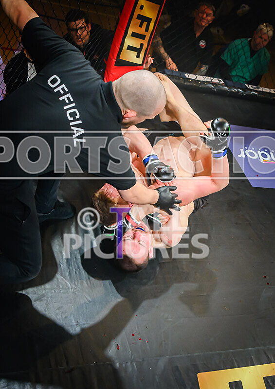 BOUT- 12 - Lucas Smith v Lewis Bourgaize-43 - BOUT 12 - Lucas Smith v Lewis Bourgaize