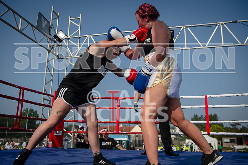 BOUT 5 - Emma -the Mentalist- Martin v Katie -the Lioness- Le Tissier- - BOUT 5 - Emma 'the Mentalist' Martin v Katie 'the Lioness' Le Tissier