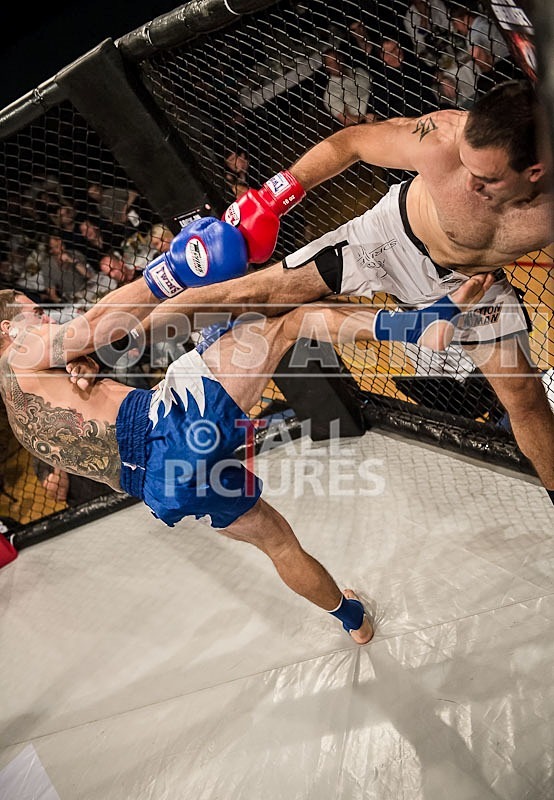 Cage Fighting_2012_Bout 8-3 - BOUT-8