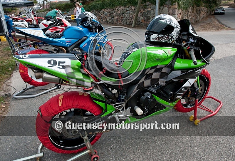 Ald Hill Scene-5 - ALDERNEY HILL CLIMB 2009