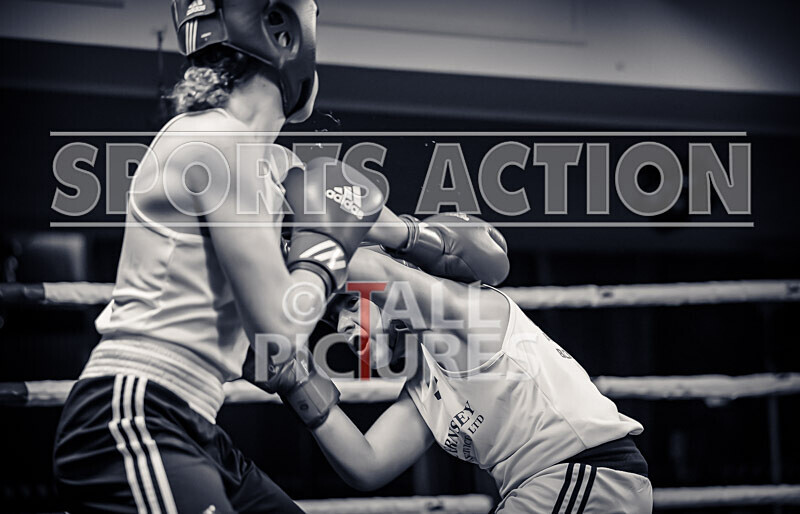 BOUT- 3_Louie Quertier v Archie Kirk-27 - BOUT 3_Louie Quertier v Archie Kirk