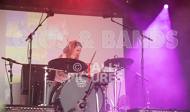 She Drew the Gun-8 - SHE DREW THE GUN