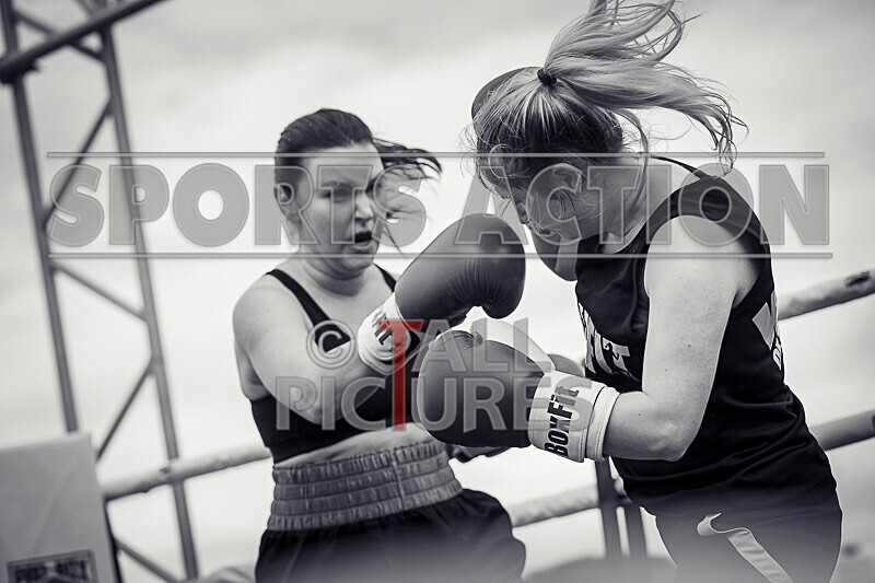 BOUT 9- Lauren Thunder Damage Hallett v Dee the Machine Marsden-27 - BOUT 9- Lauren 'Thunder Damage' Hallett v Dee 'the Machine' Marsden