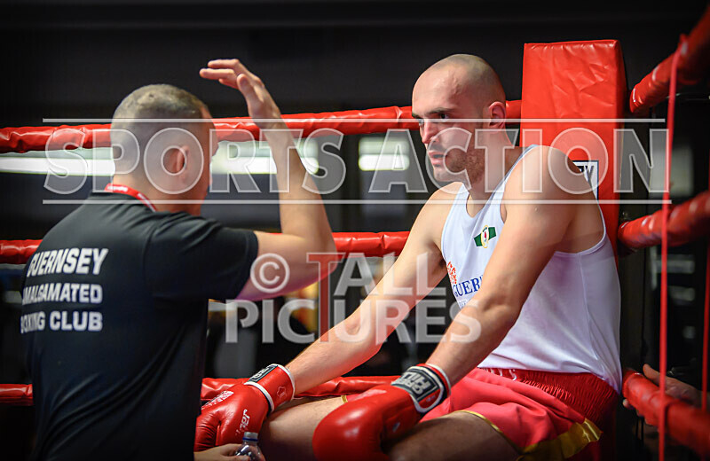 BOUT 8- Cam Hards v Darren Williams-22 - BOUT 8 - Cam Hards v Darren Williams