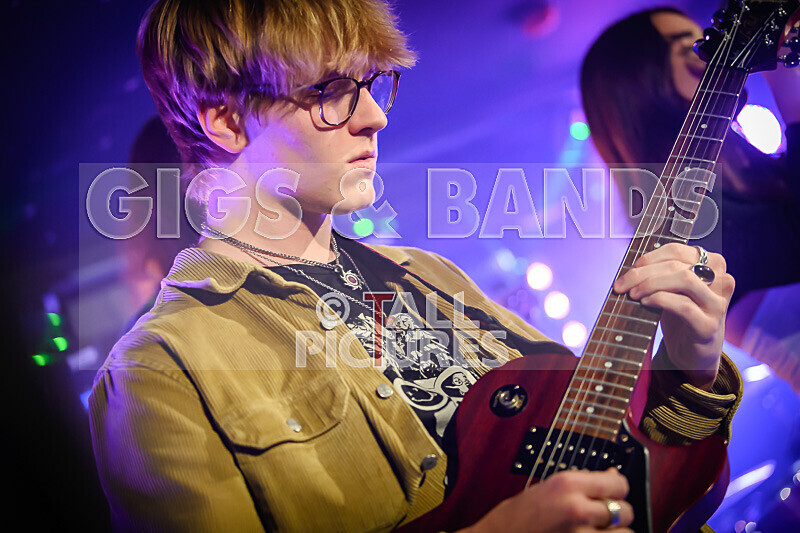 Bonnie and the Others-19 - BONNIE AND THE OTHERS