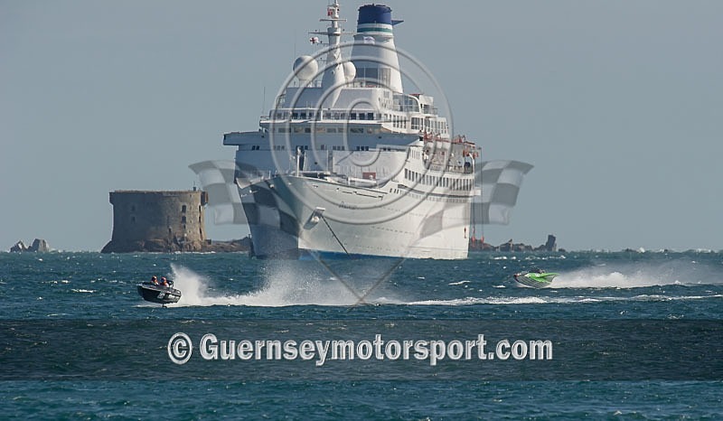 Powerboat Race_25-08-2013-35 - RACE-11 NORTH BEACH