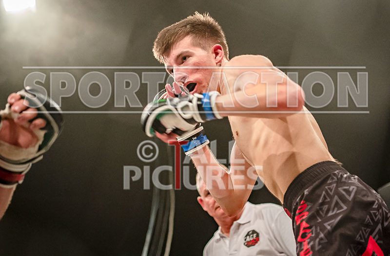 BOUT-9- James Jeune v Adam Walford-32 - BOUT-9 James Jeune v Adam Walford