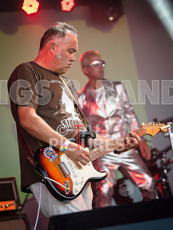 The Sacred Hearts-84 - THE SACRED HEARTS