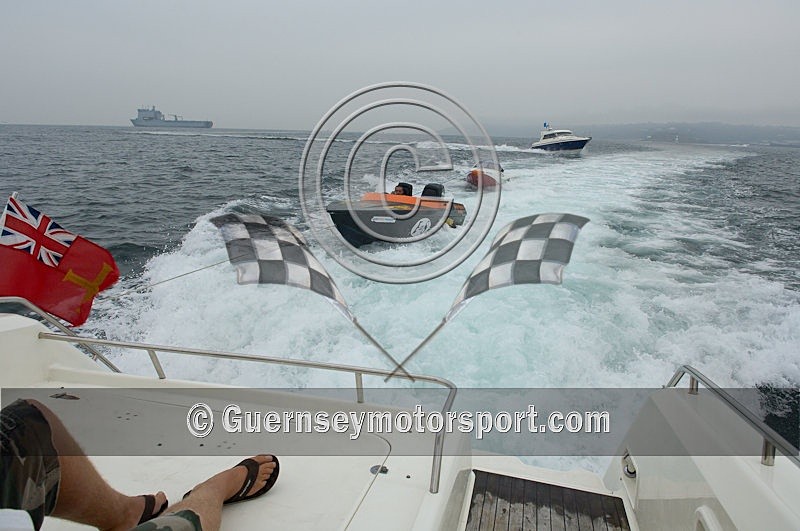 On_Tow-2 - POWERBOAT RACING 2006