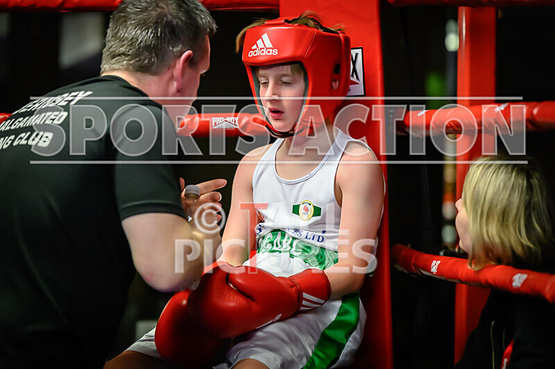 BOUT- 1 - Liam Duff v Jude Hudson-41 - BOUT: 1 - Liam Duff v Jude Hudson