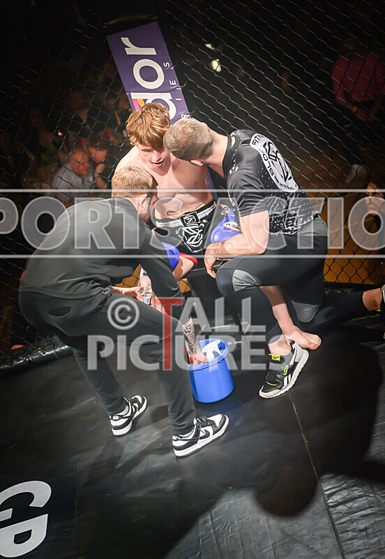 BOUT- 6 - Fin Aitkin v Pharrell Taylor-39 - BOUT 6 - Fin Aitkin v Pharrell Taylor