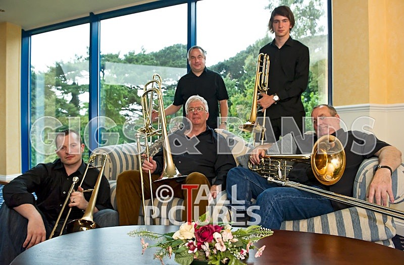Boneheads-23 - THE BONEHEADS