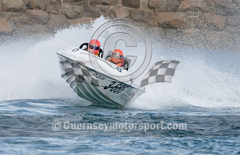 Powerboats_09-10-2016-3 - GPA STANLEY GIBBONS SERIES_RACE-10