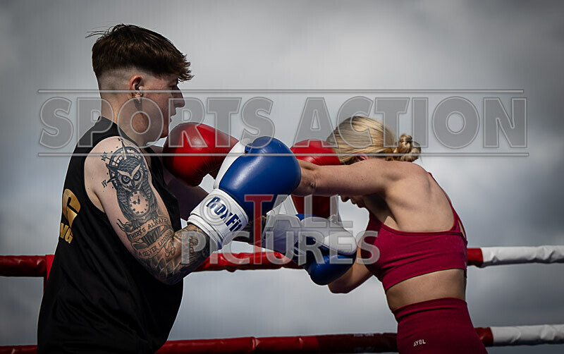 BOUT 5- Leonie Chardonnay Pike v Ellie Rocky Robinson-48 - BOUT 5- Leonie 'Chardonnay' Pike v Ellie 'Rocky' Robinson