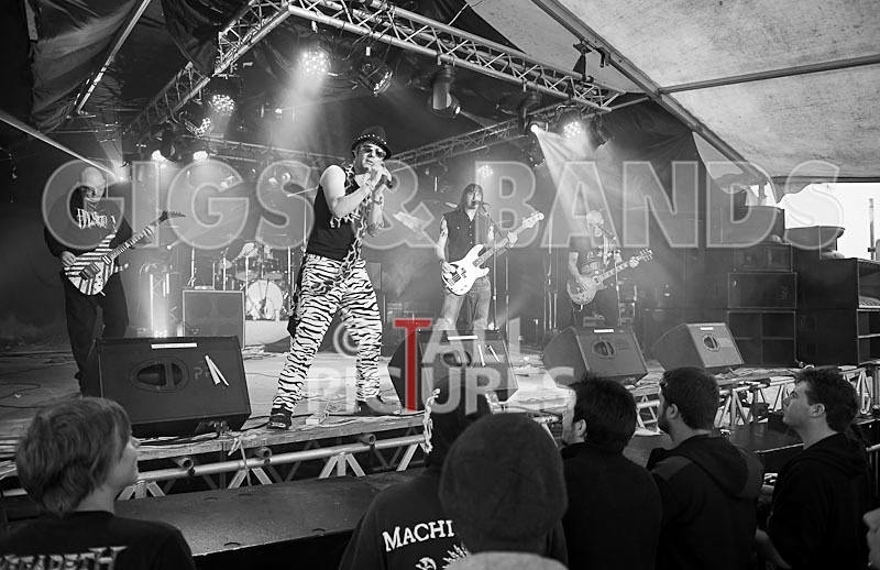 Big Machine_Chaos8-18 - BIG MACHINE