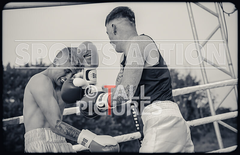 BOUT 11 - Raging Bull Jay Rive v Reece the Bomber Blondel-27 - BOUT 11 - 'Raging Bull' Jay Rive v Reece 'the Bomber' Blondel