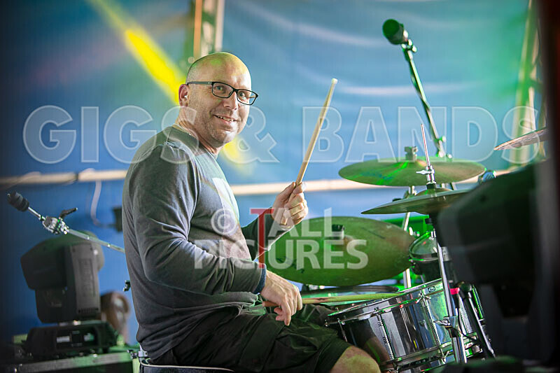 The Sacred Hearts-76 - THE SACRED HEARTS