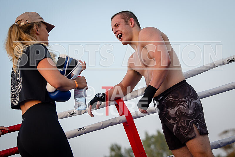 BOUT 14 - Koen -Kraken- Le Prevost v Lewis Bourgaize-39 - BOUT 14 - Koen 'Kraken' Le Prevost v Lewis Bourgaize