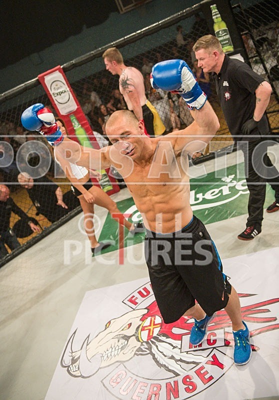 Lock-in Guernsey_2013_Bout-4-14 - BOUT-4