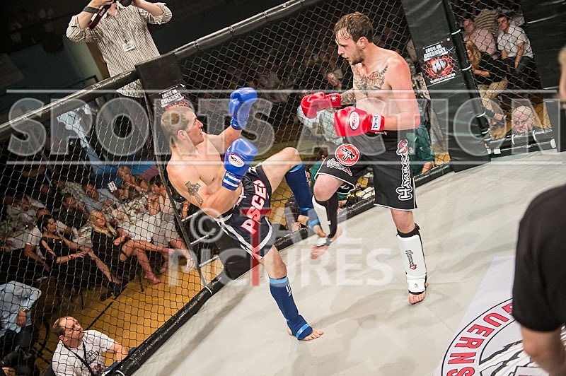 Cage Fighting_2012_Bout 5-30 - BOUT-5