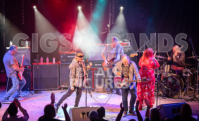 The Sacred Hearts-22 - THE SACRED HEARTS