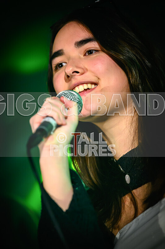 Bonnie and the Others-4 - BONNIE AND THE OTHERS