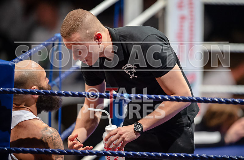 BOUT-13 - Oblie Botchway v Lewis Oakford-27 - BOUT-13 - Oblie Botchway v Lewis Oakford