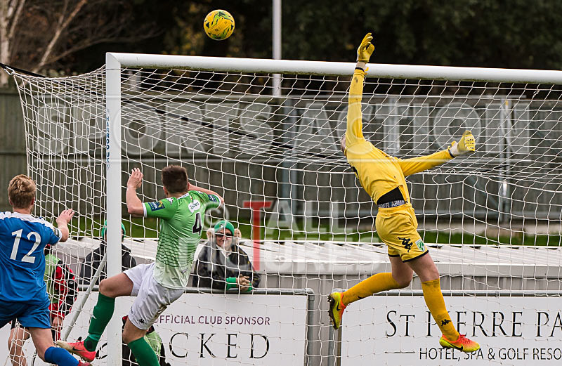 GFC v Shoreham_18-11-2017-54 - GUERNSEY FC v SHOREHAM