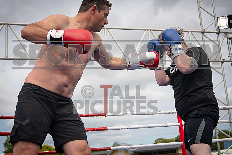 BOUT 4- Rollo 9 and a Half Digits v Tony Foxey Fox-33 - BOUT 4- Rollo '9 and a Half Digits' v Tony 'Foxey' Fox